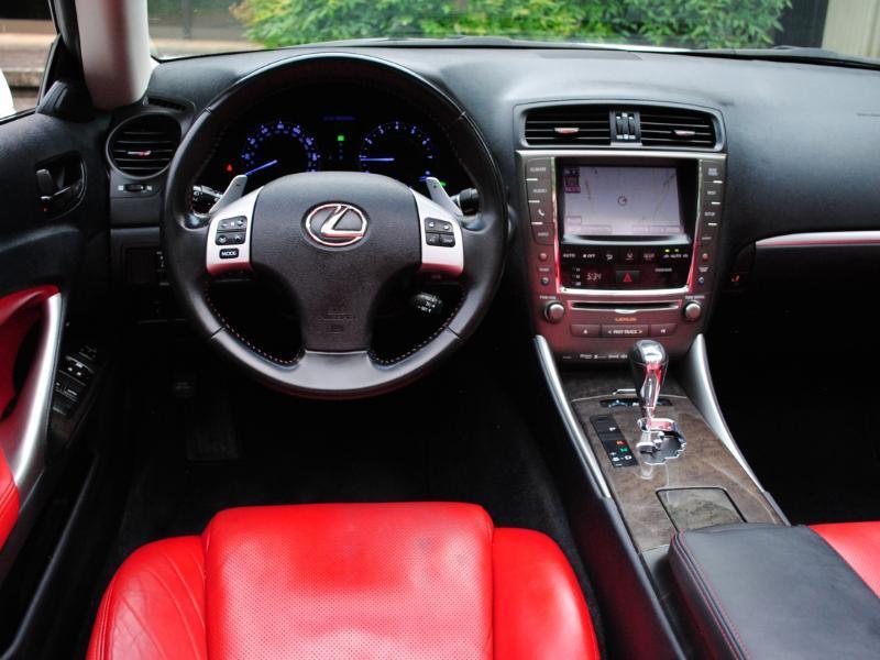Lexus IS C  2014