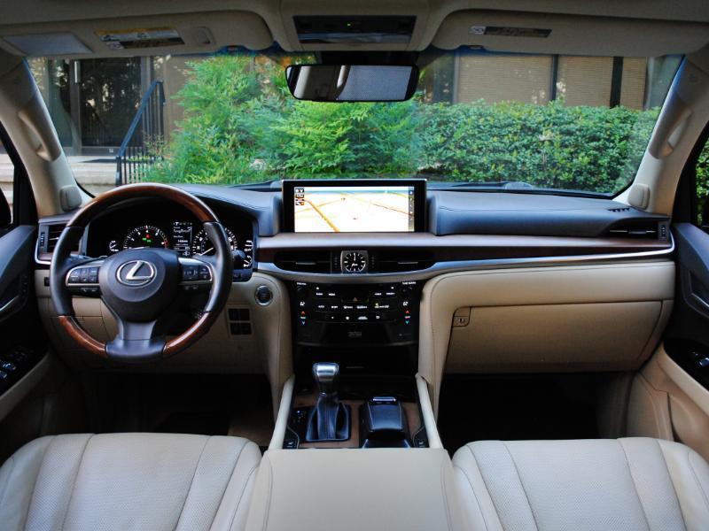 Lexus LX 570  2018