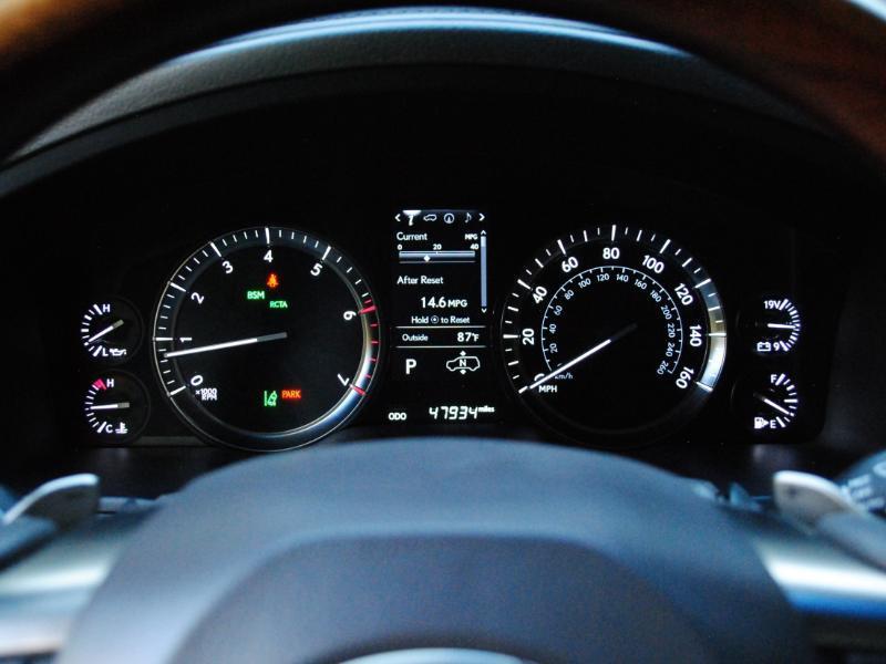 Lexus LX 570  2018