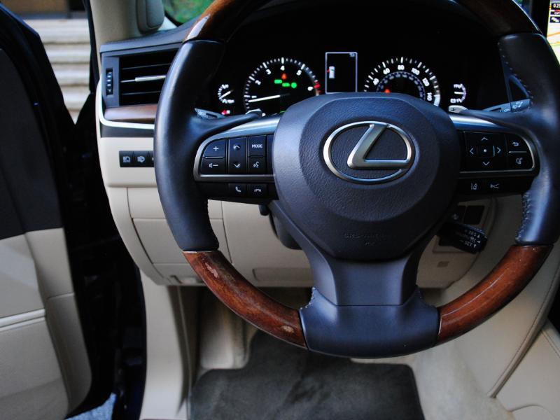 Lexus LX 570  2018