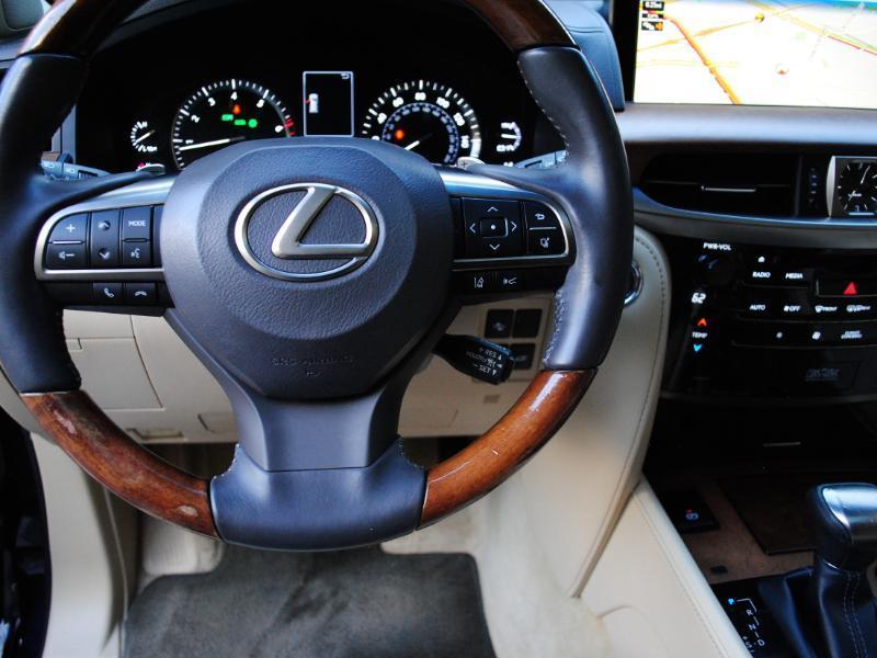 Lexus LX 570  2018