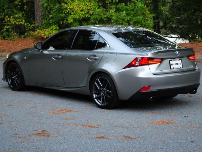 Lexus IS  2016