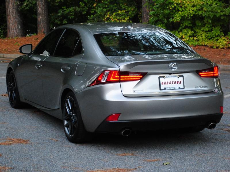 Lexus IS  2016