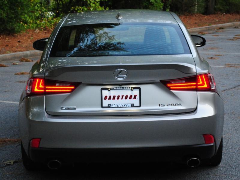 Lexus IS  2016