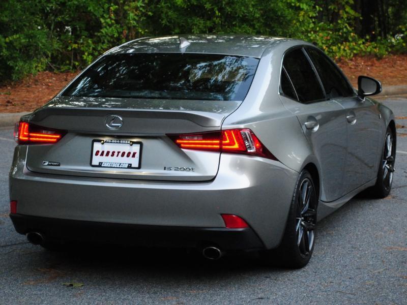 Lexus IS  2016