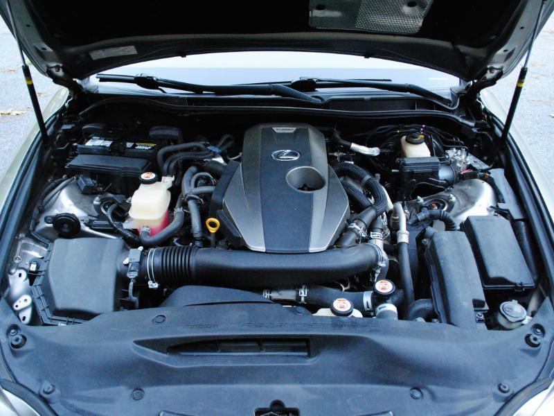 Lexus IS  2016