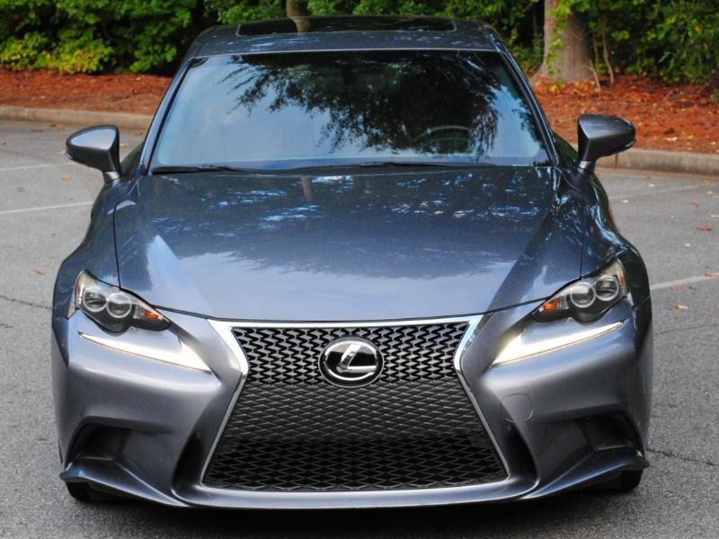 Lexus IS  2015