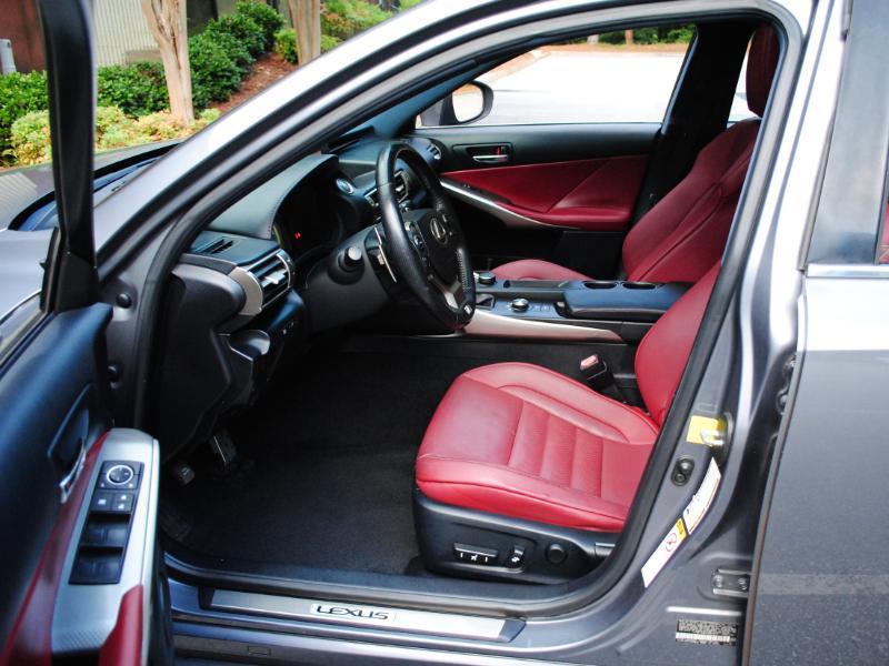 Lexus IS  2015