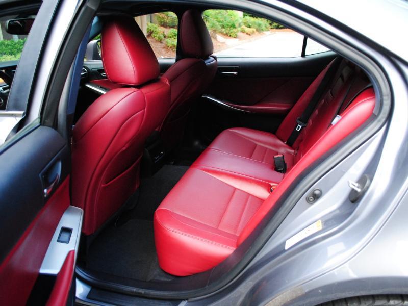 Lexus IS  2015