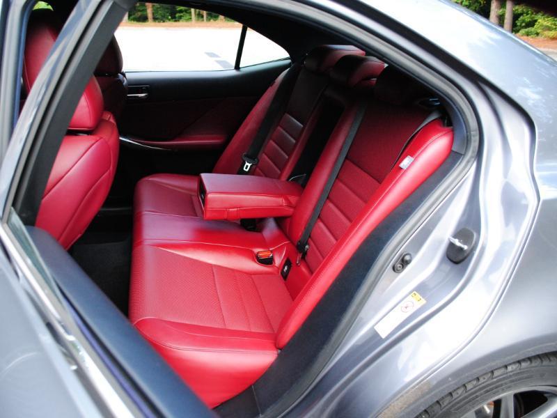 Lexus IS  2015