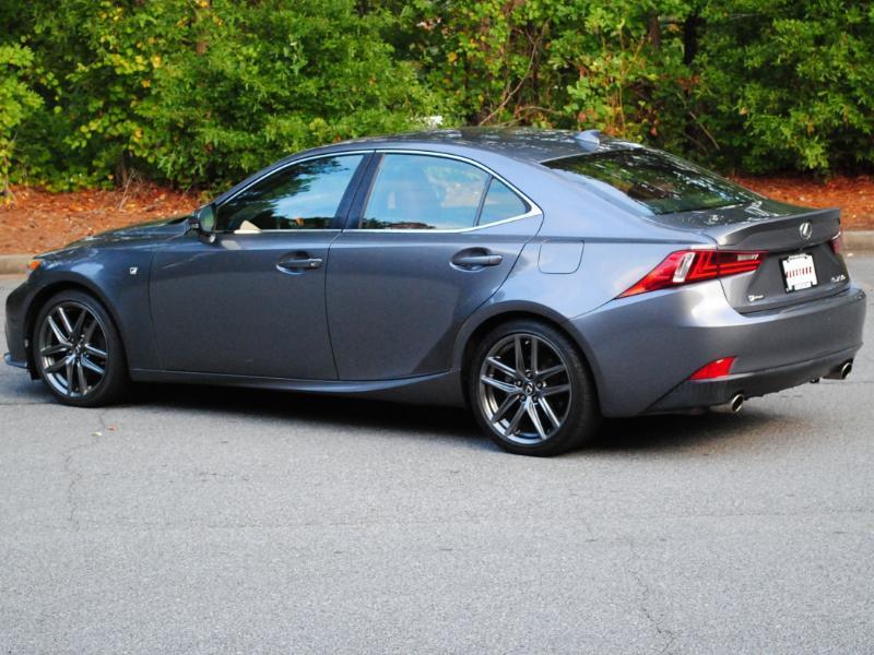 Lexus IS  2015