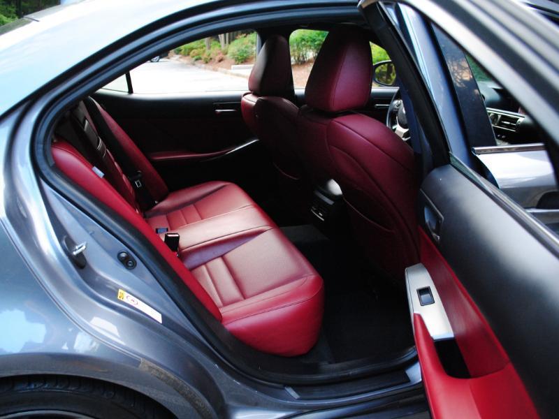 Lexus IS  2015