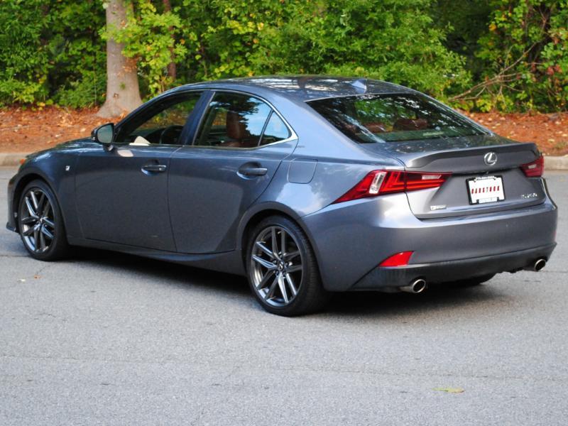Lexus IS  2015