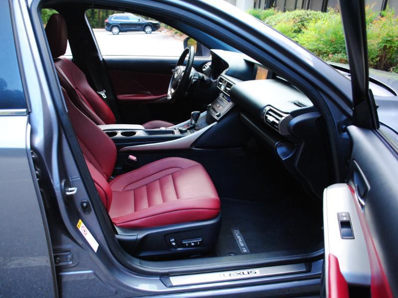 Lexus IS  2015