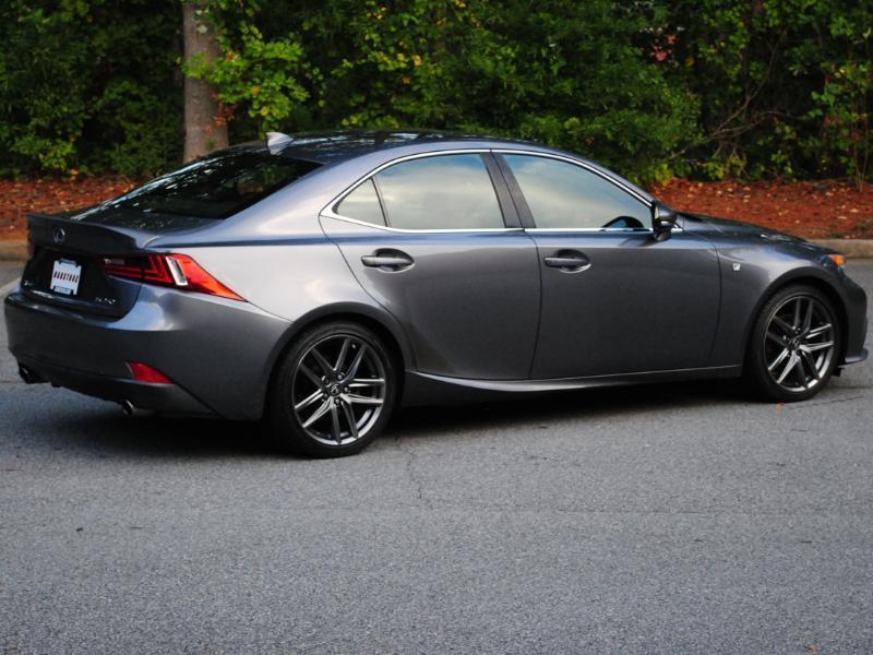 Lexus IS  2015