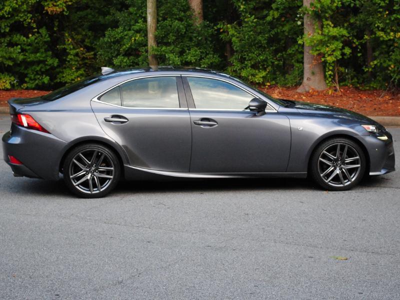 Lexus IS  2015
