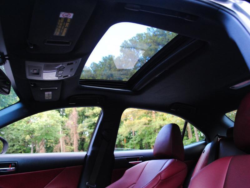 Lexus IS  2015