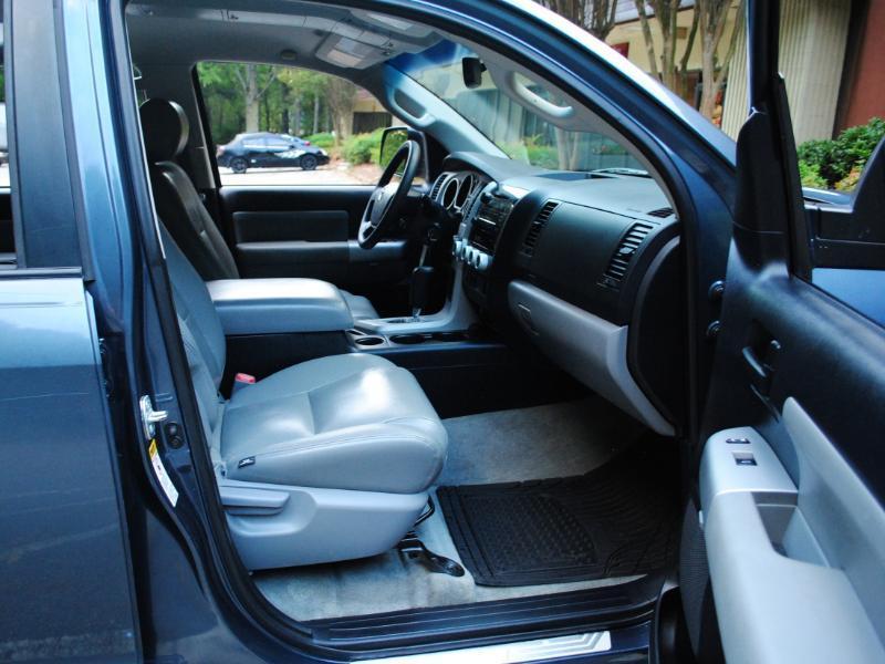Toyota Sequoia  2008