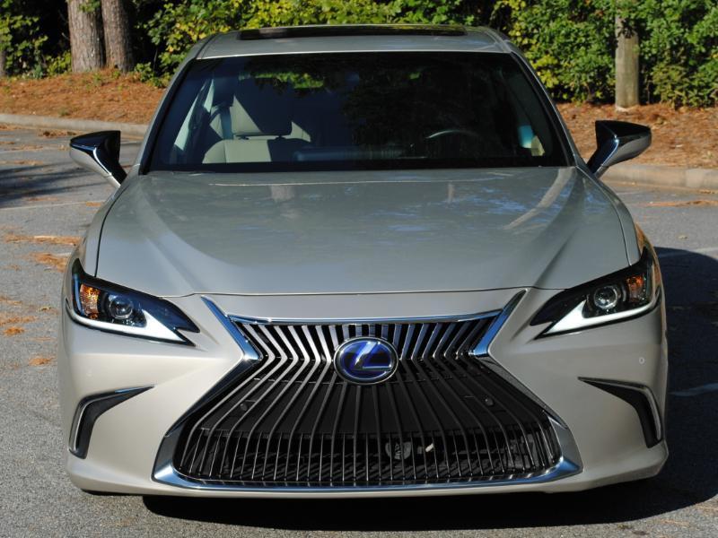 Lexus ES 300h  2021