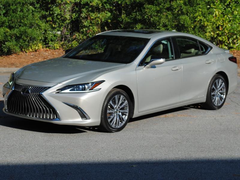 Lexus ES 300h  2021