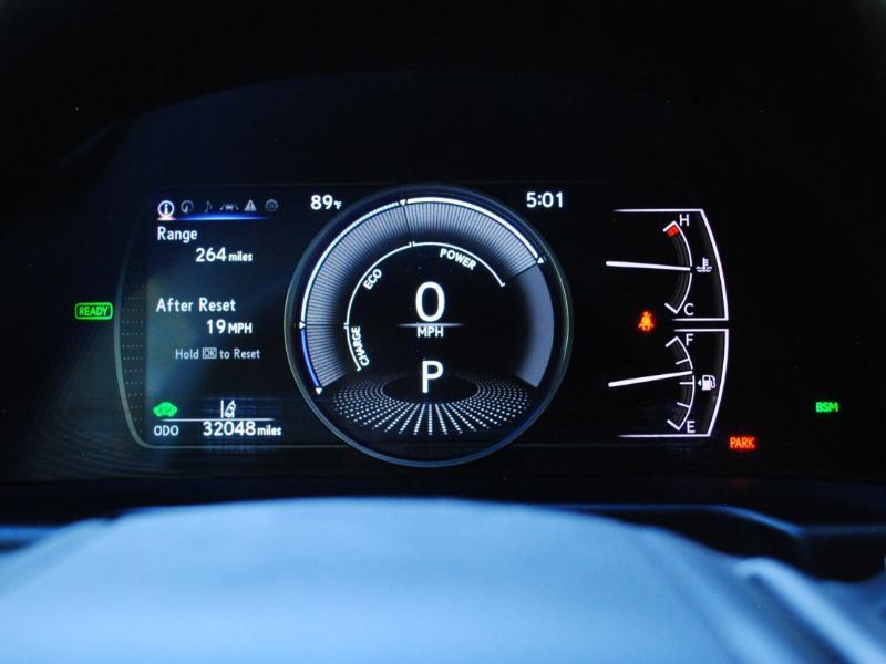 Lexus ES 300h  2021