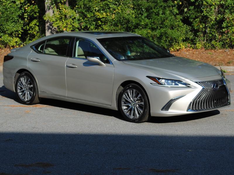 Lexus ES 300h  2021