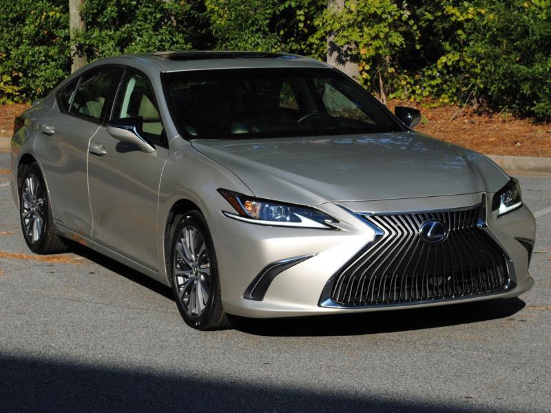Lexus ES 300h  2021