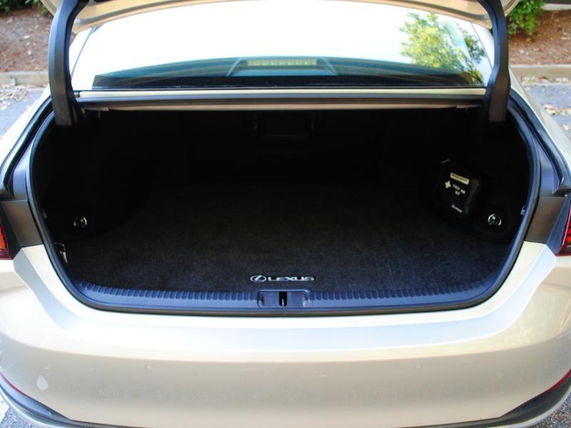 Lexus ES 300h  2021