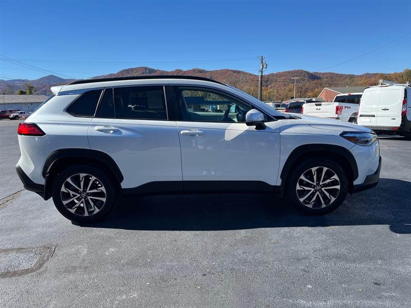 Toyota Corolla Cross  2024