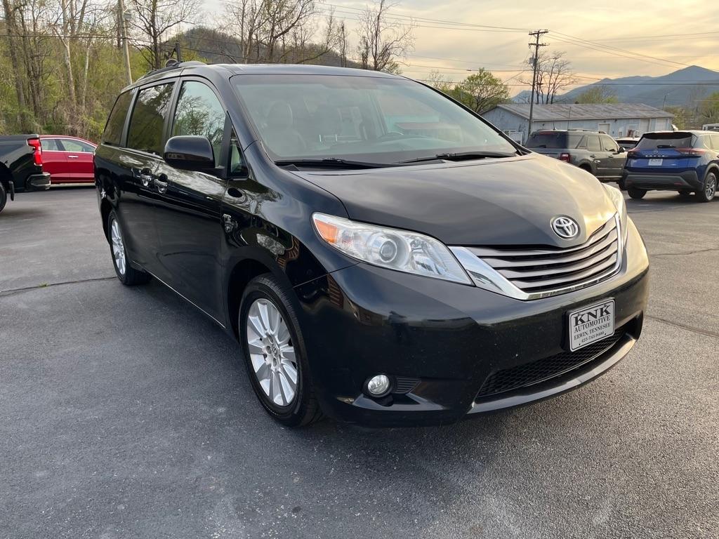 2016 Toyota Sienna XLE