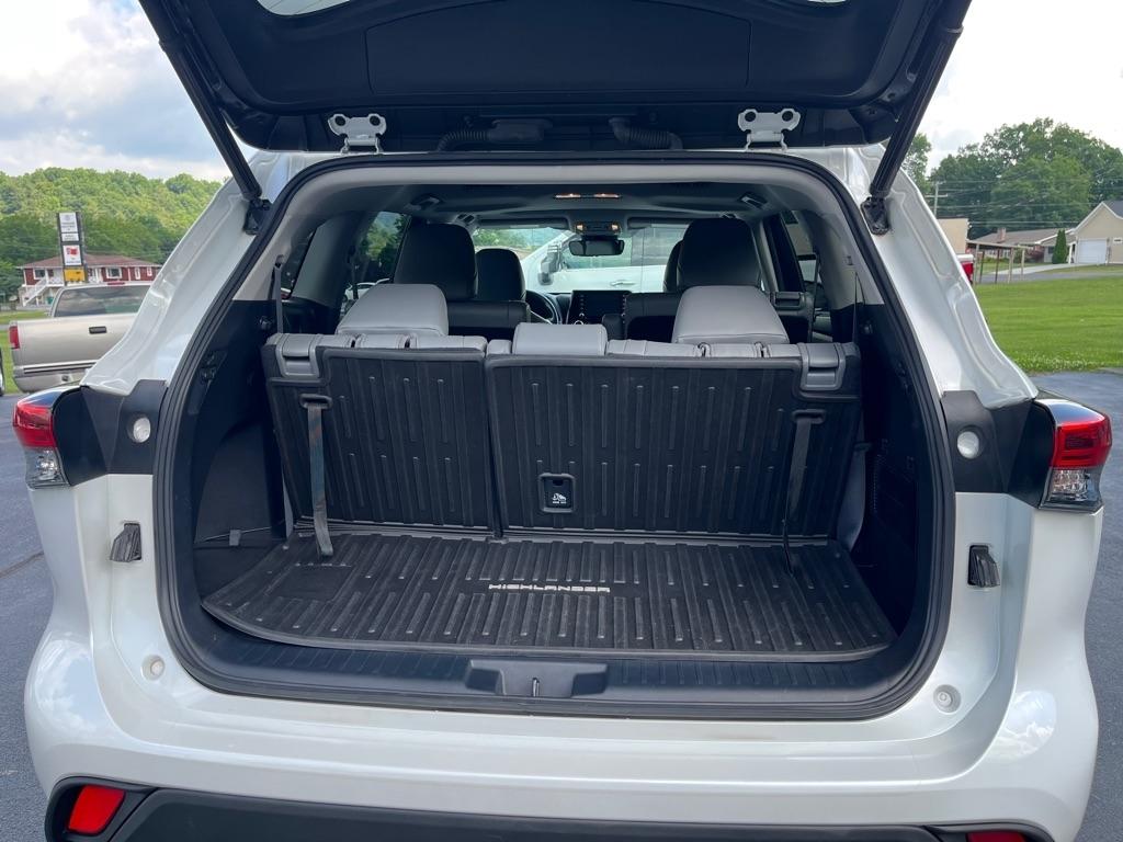2022 Toyota Highlander XLE - Photo 15