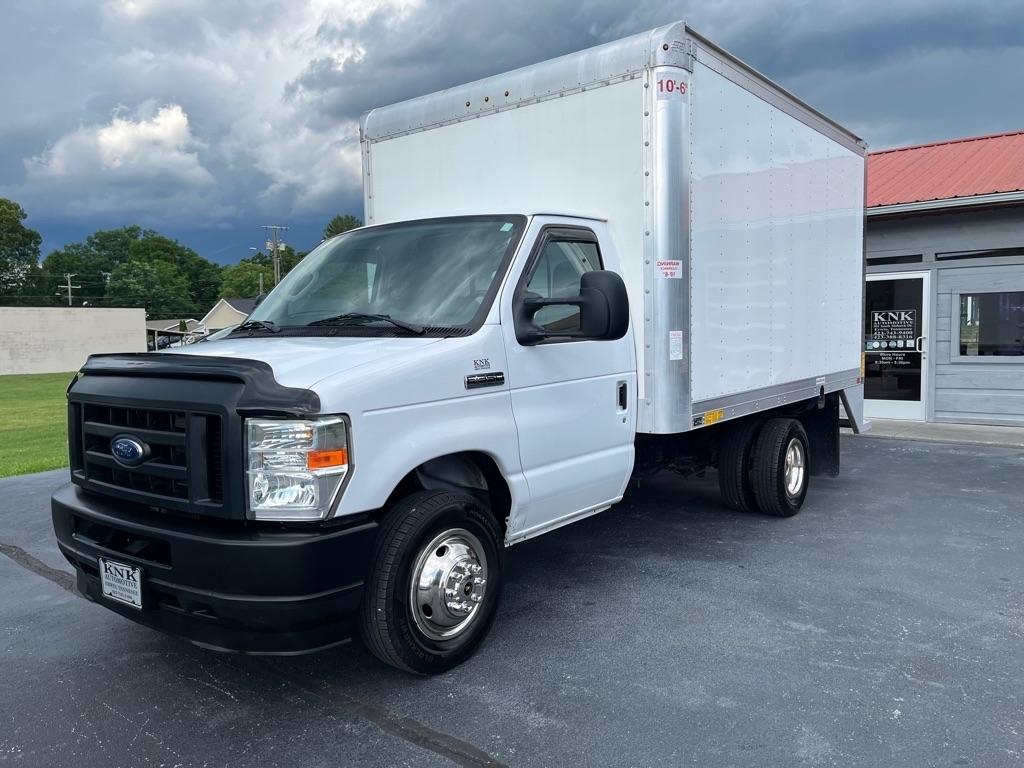Ford Econoline  2024