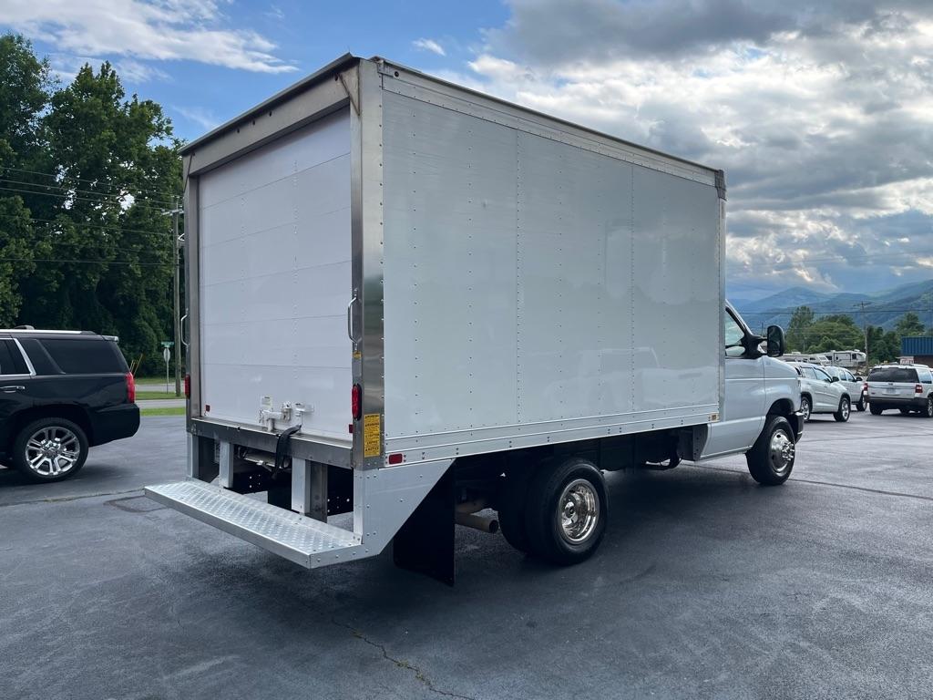 Ford Econoline  2024