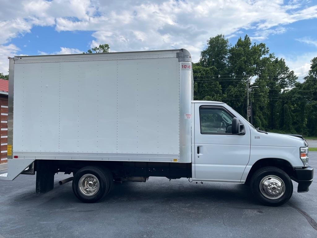 Ford Econoline  2024