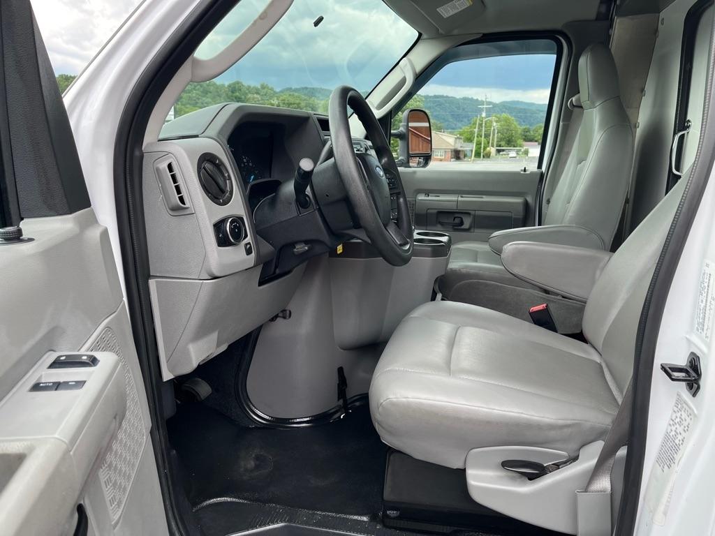 Ford Econoline  2024