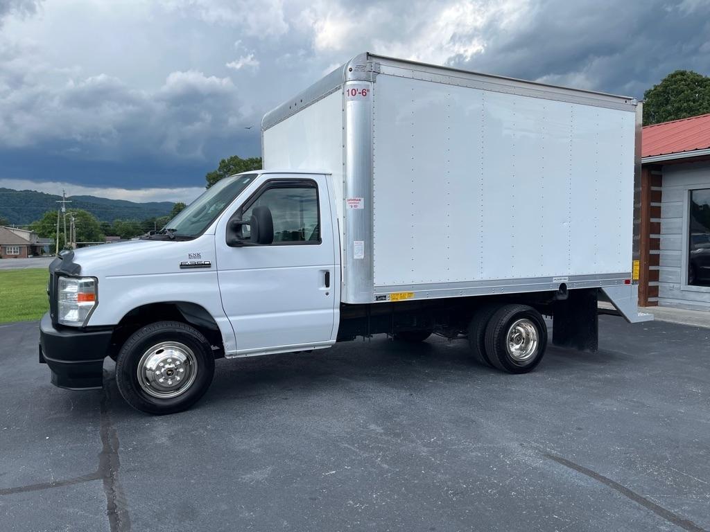 Ford Econoline  2024