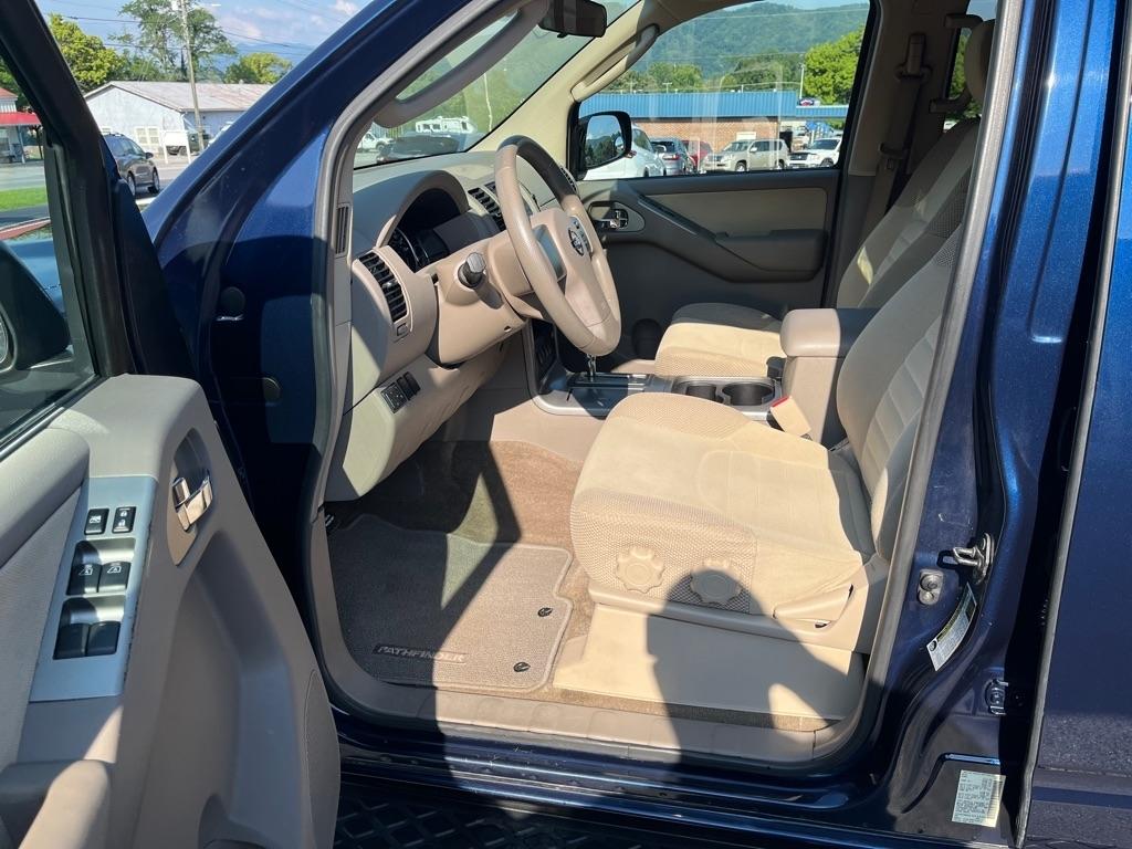 Nissan Pathfinder  2010