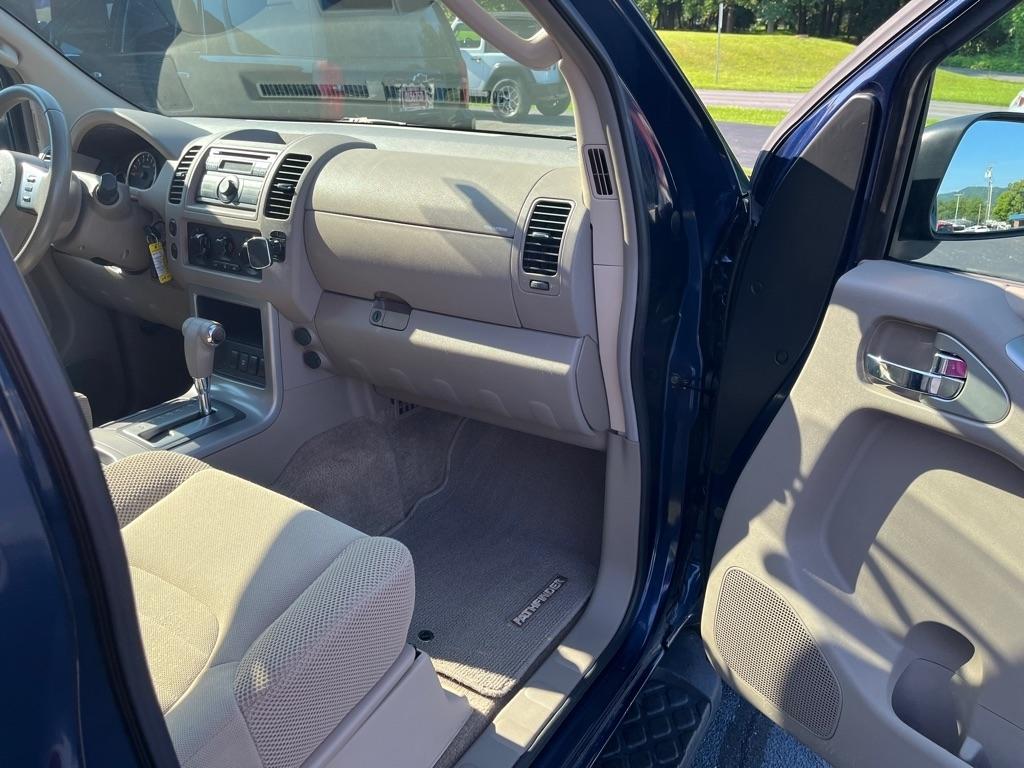Nissan Pathfinder  2010