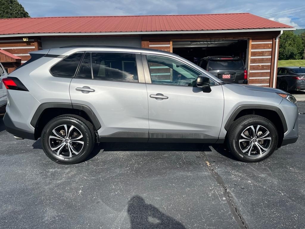 Toyota RAV4  2021