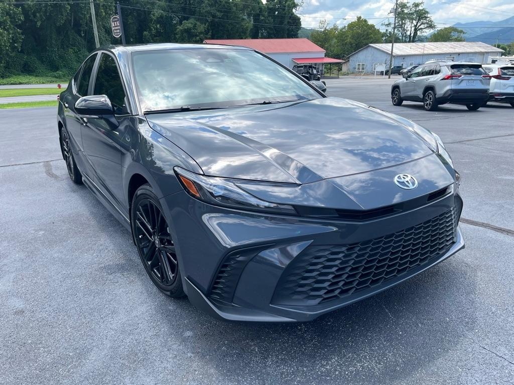 2025 Toyota Camry Hybrid SE