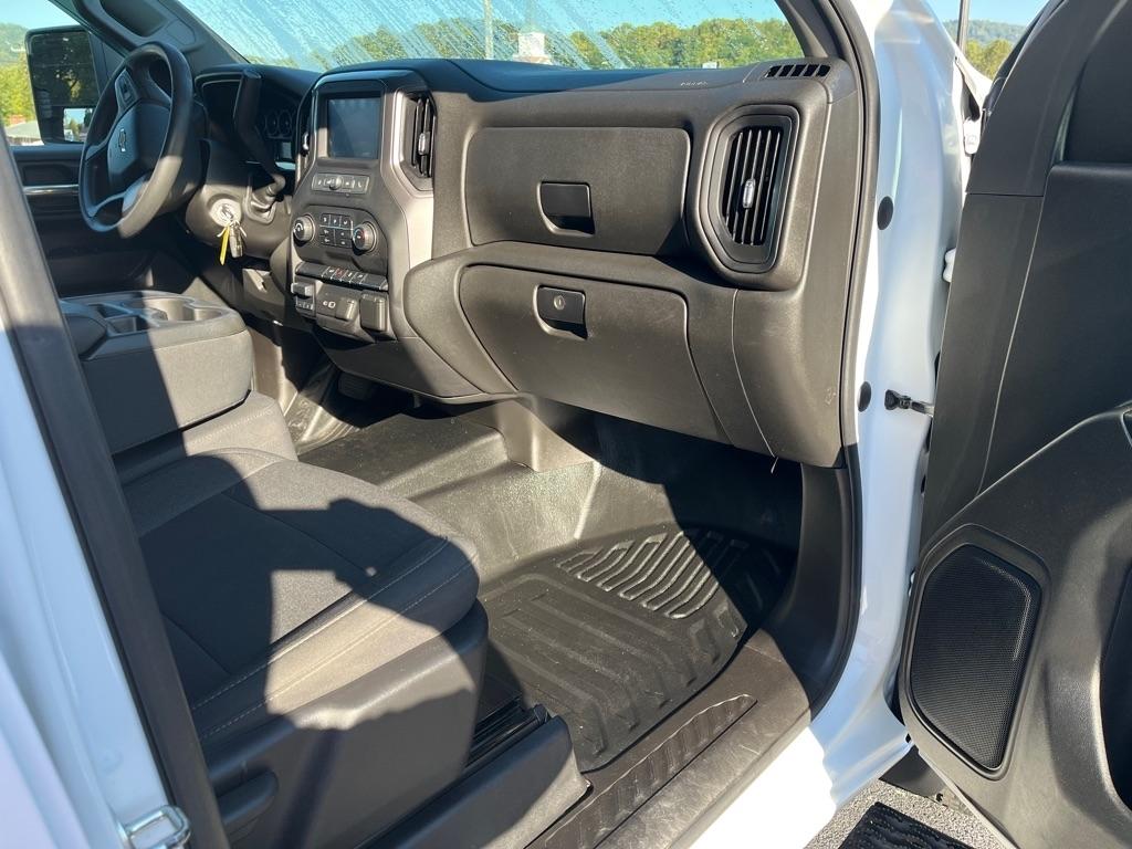 Chevrolet Silverado photo 12