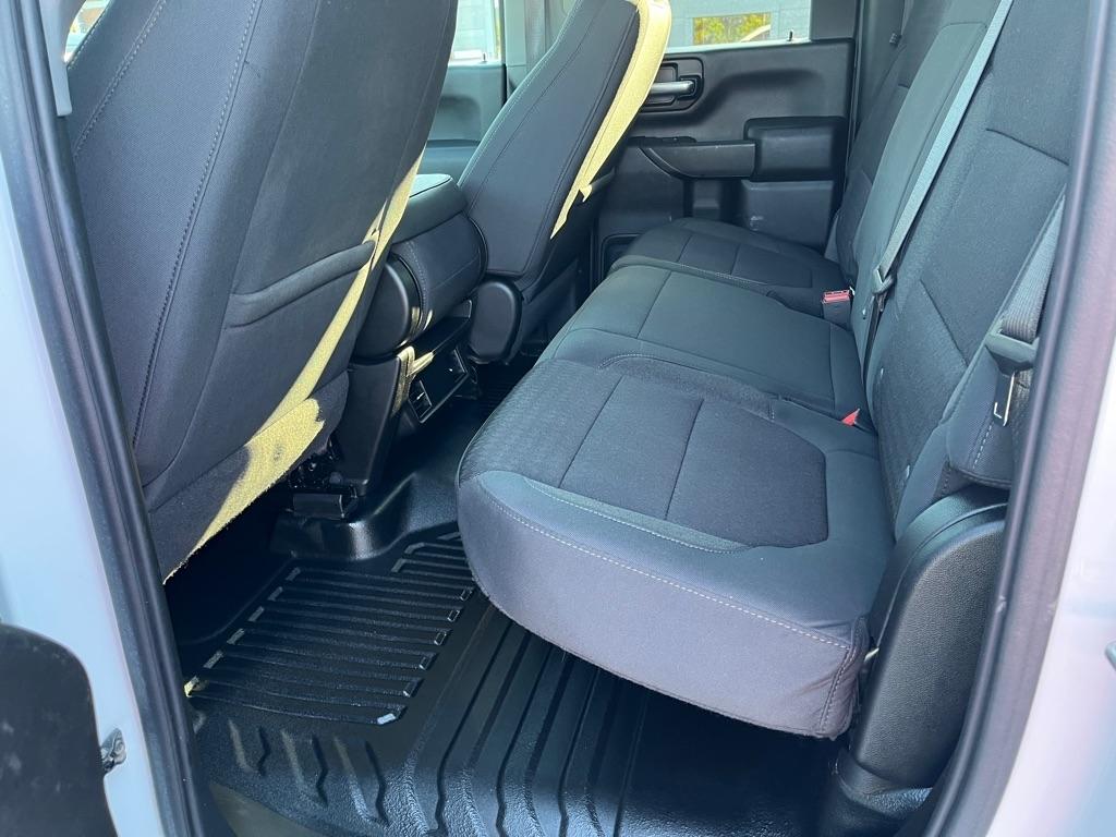 Chevrolet Silverado photo 13