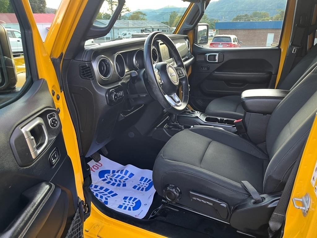 Jeep Wrangler photo 10