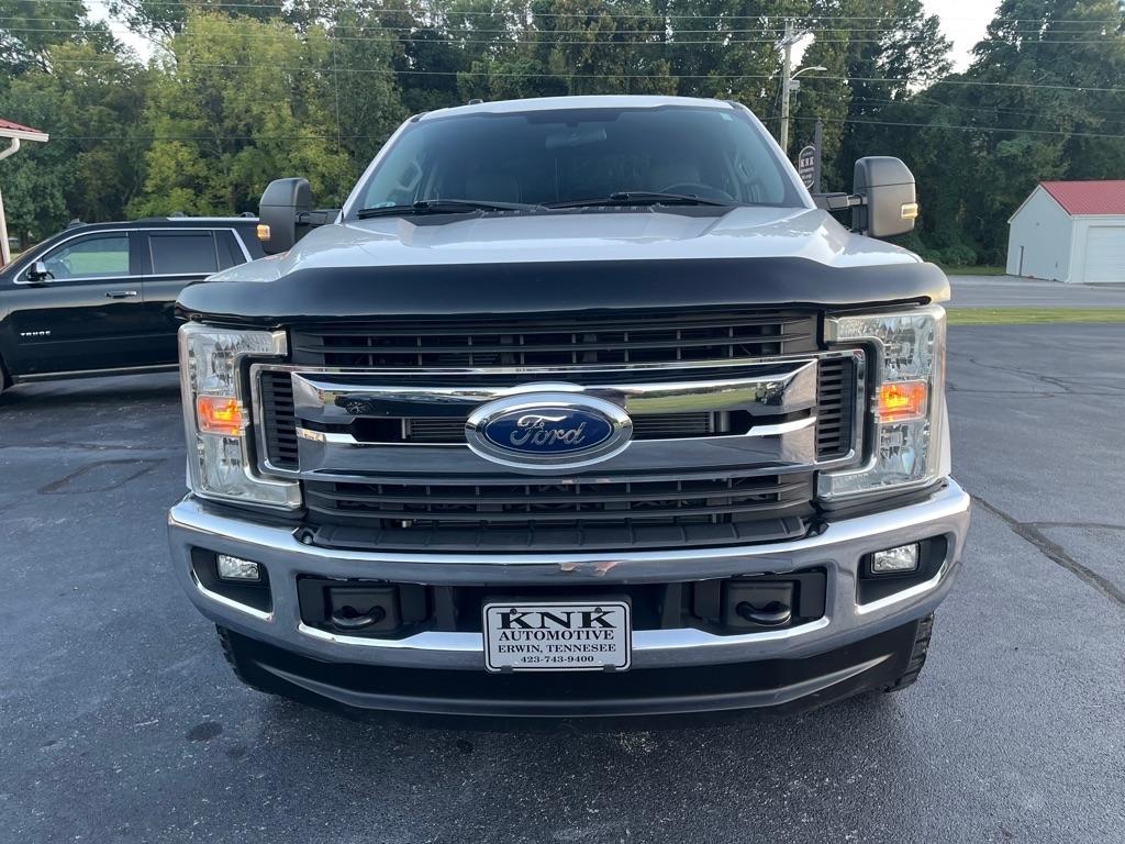 Ford F-250 photo 2