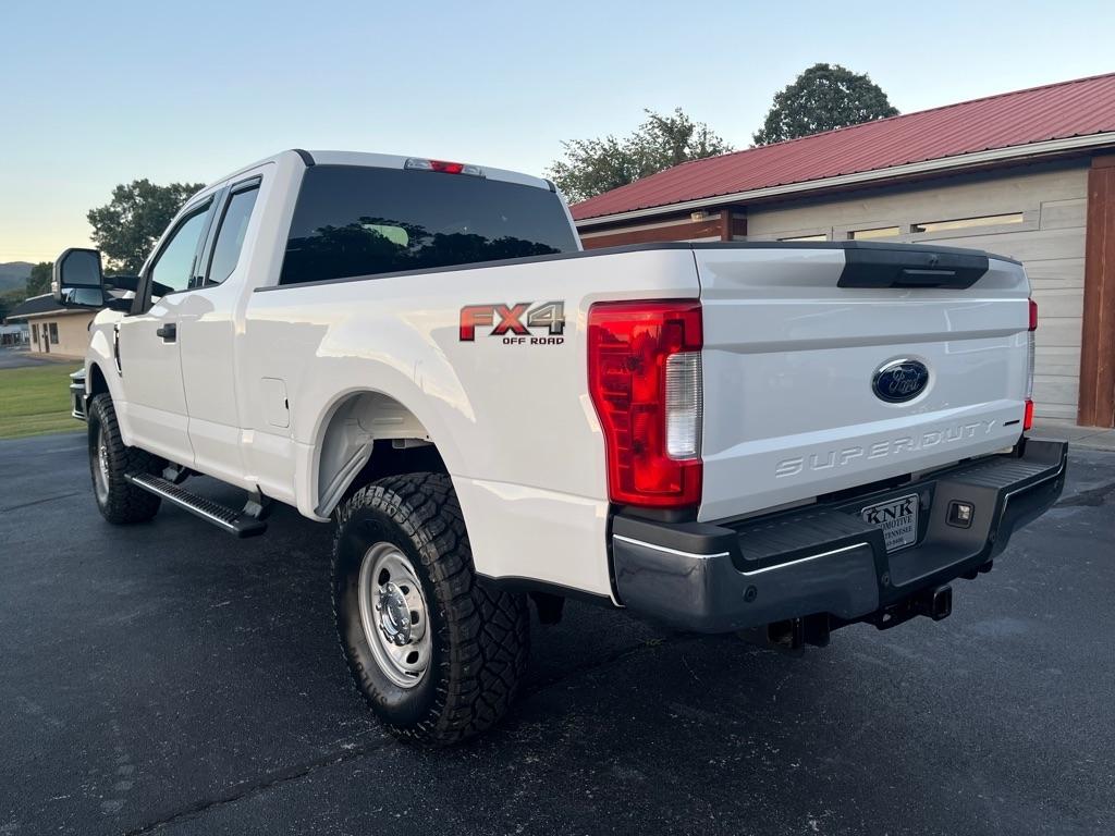Ford F-250 photo 4