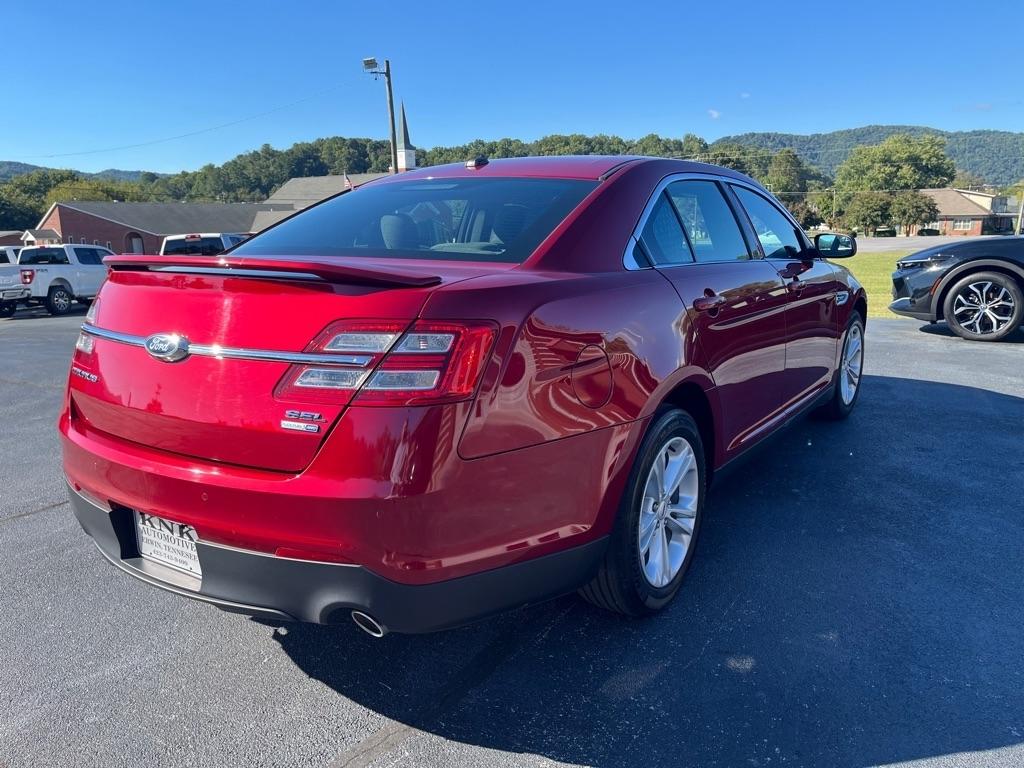 Ford Taurus photo 6