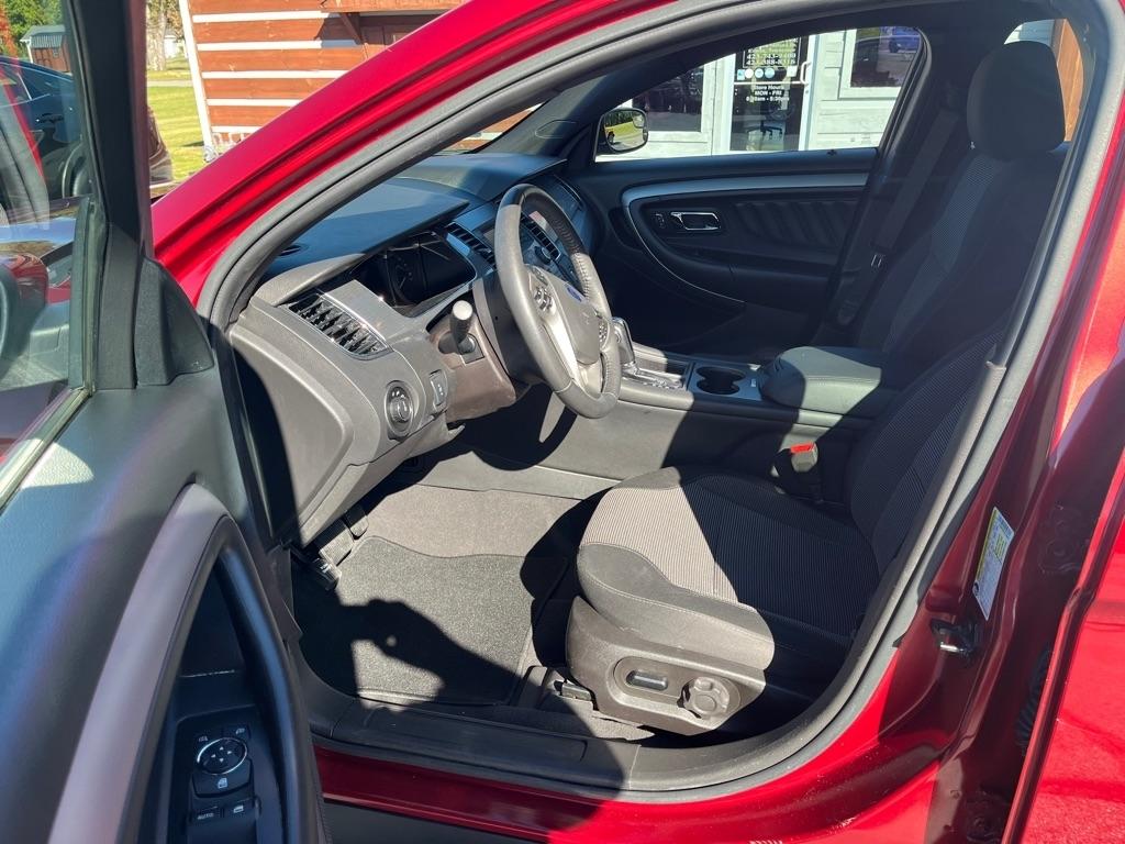 Ford Taurus photo 10