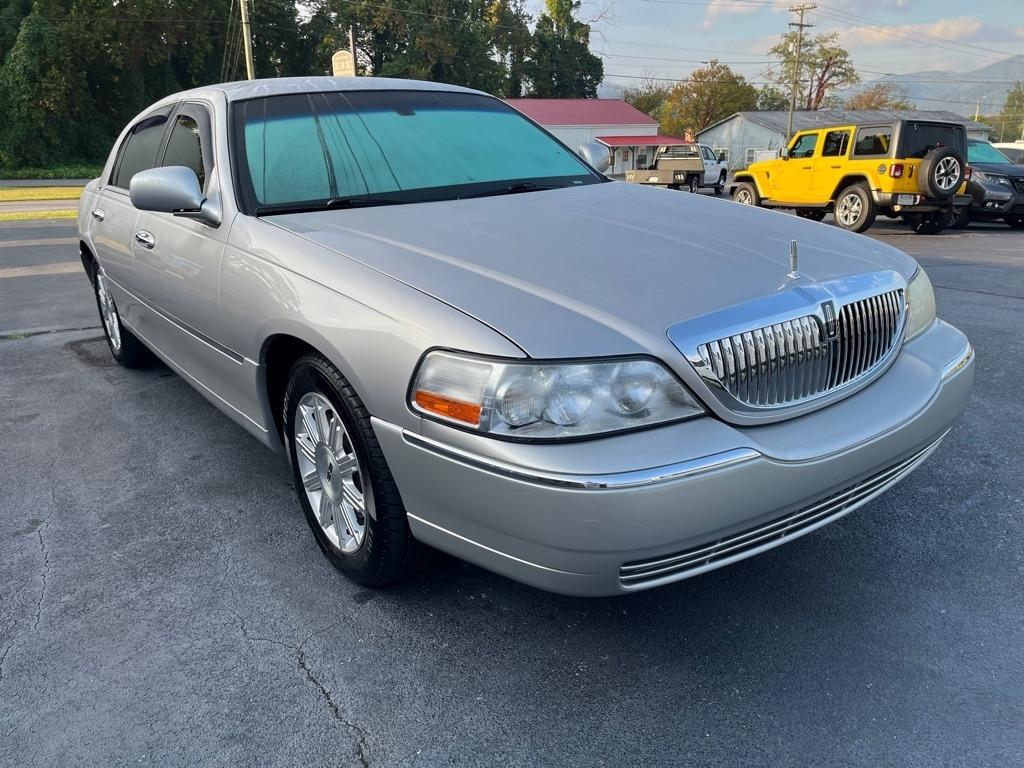 2010 Lincoln Town Car SIGNATURE LIMITED