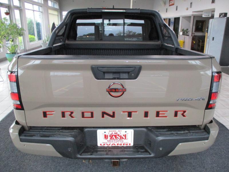 Nissan Frontier PRO-4X Crew Cab 4WD 2022