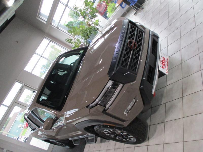 Nissan Frontier PRO-4X Crew Cab 4WD 2022